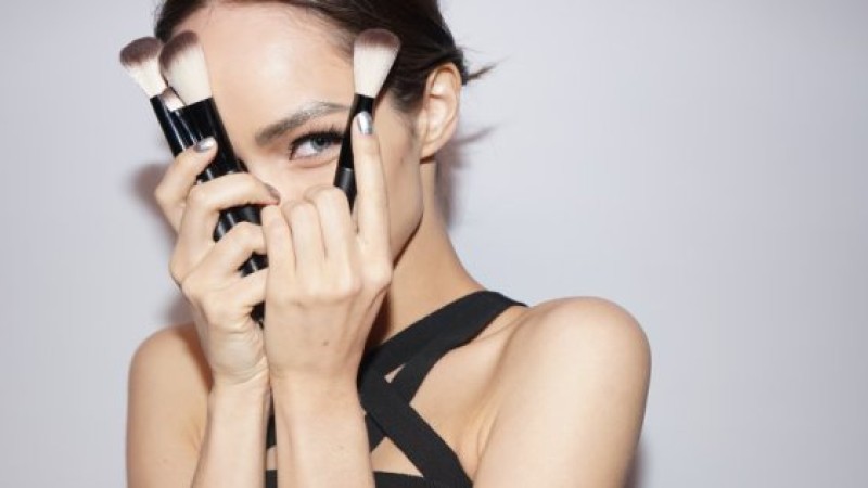 Esta Nochevieja pon a prueba las tendencias de maquillaje 2018.